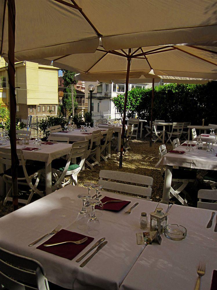 Hotel Ristorante Il Caminetto Diano Marina Zewnętrze zdjęcie